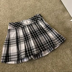 Black & white skirt